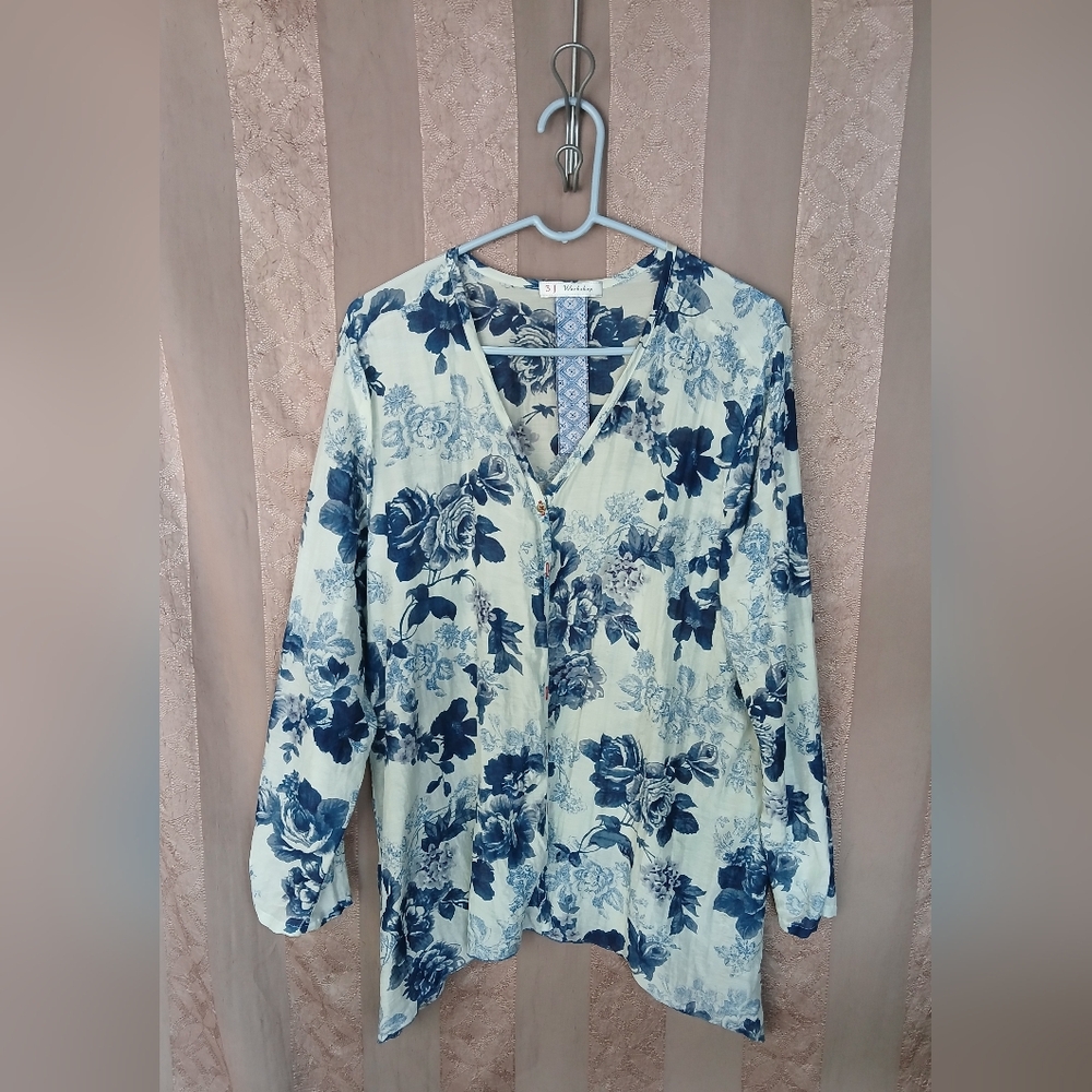 Johnny Was Relaxed Blue and White Long Sleeve Blouse